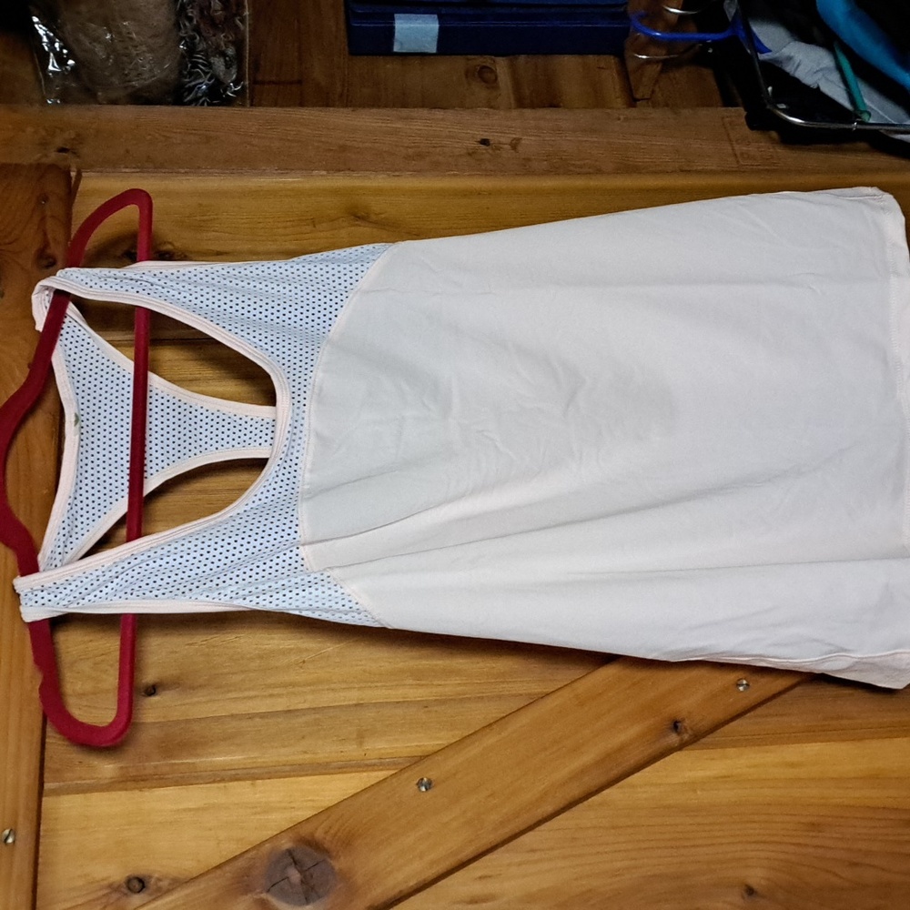 Shape Activewear  tank L ptp 19"